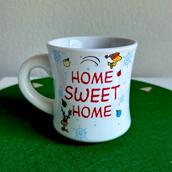 ❗️SNOOPY PEANUTS HOME SWEET HOME WINTER HOLIDAY COFFEE TEA DECOR MUG - Picture 4 of 4